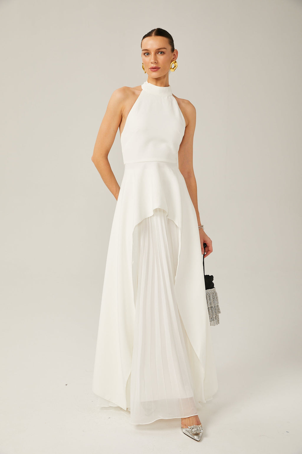 Vestido largo en capas con escote halter de Inés.