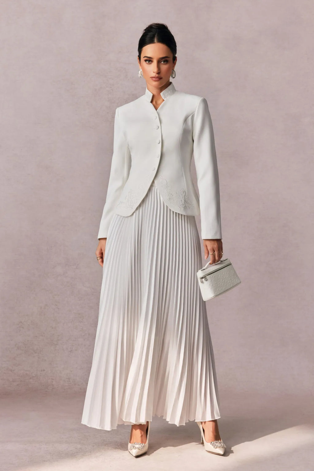 Conjunto de falda plisada y chaqueta estructurada con costuras decorativas - Blanco